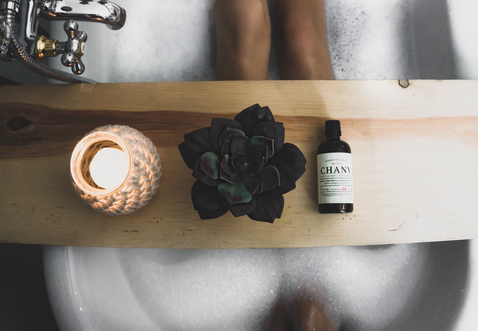Huile corporelle: une alternative à la crème hydratante pour combattre la peau sèche